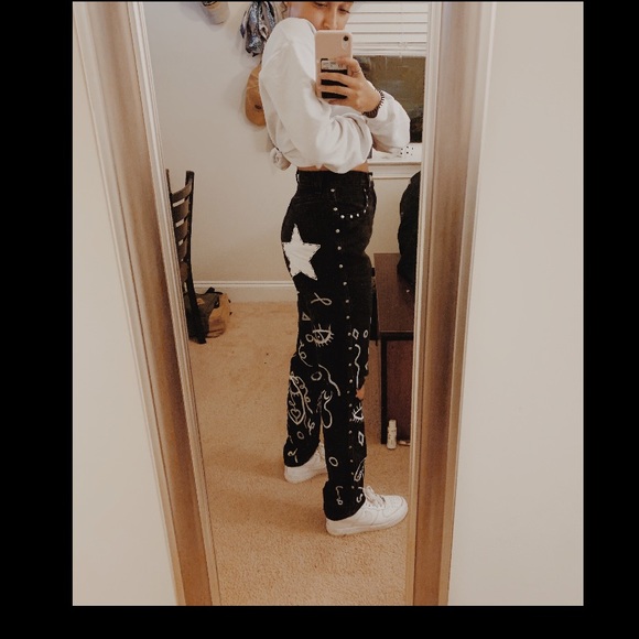 HANDPAINTED AUTHENTIC ROCKIES HIGHWAISTED JEANS - Picture 4 of 8